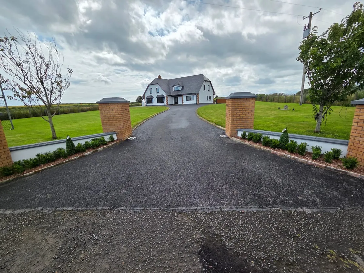 How to Remove Oil Stains from Driveway: Quick and Effective Methods