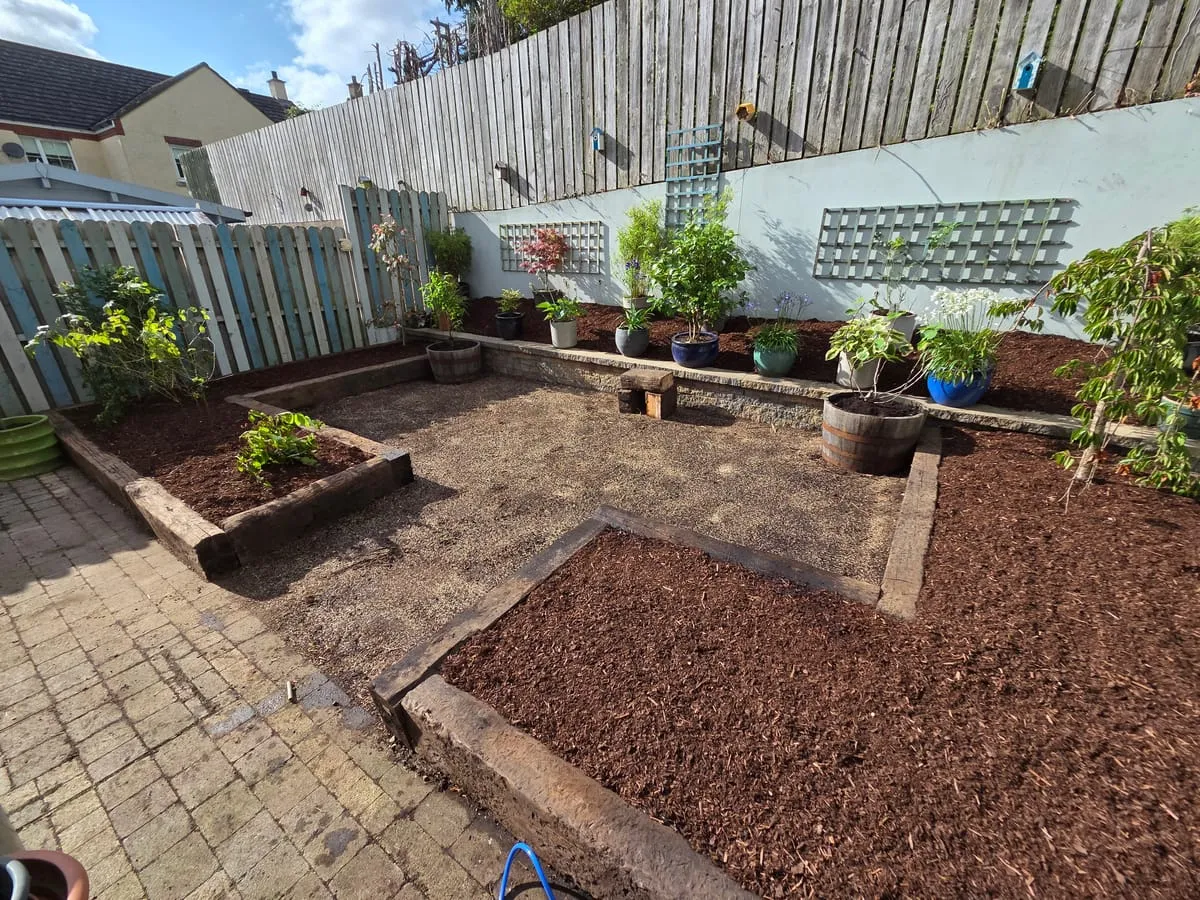 Decking Steps Ideas: Creative and Practical Solutions for Your Garden